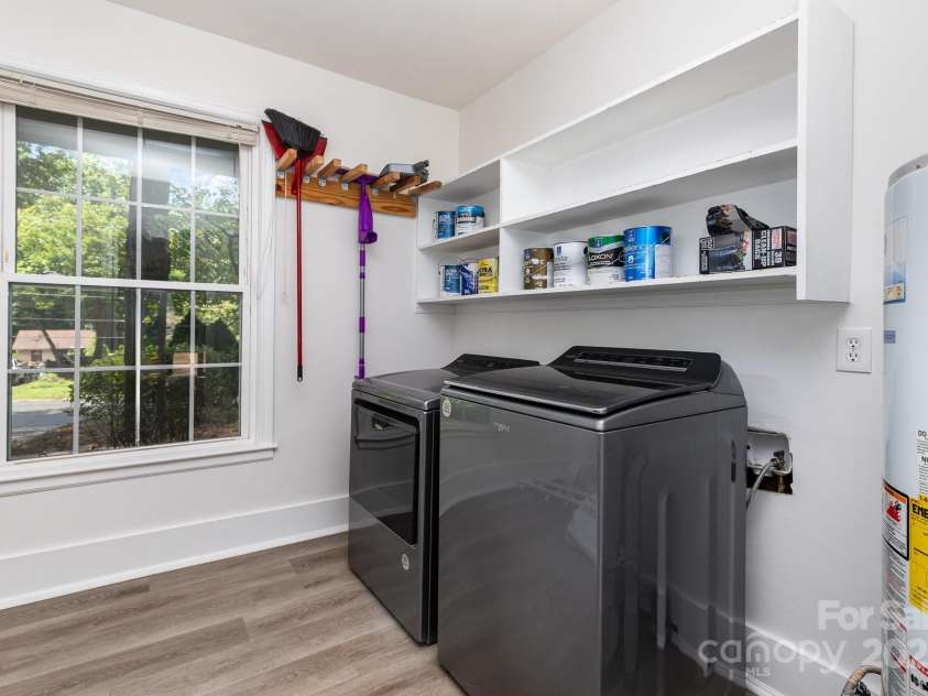 2734 Dunlavin Way, Charlotte, NC 28205.  MLS# CAR4282066, YatesRealty ID 26501. 