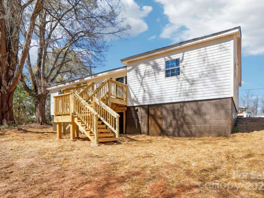 132 Shady Grove Road, Kings Mountain, NC 28086.  MLS# CAR4234992, YatesRealty ID 26503. 