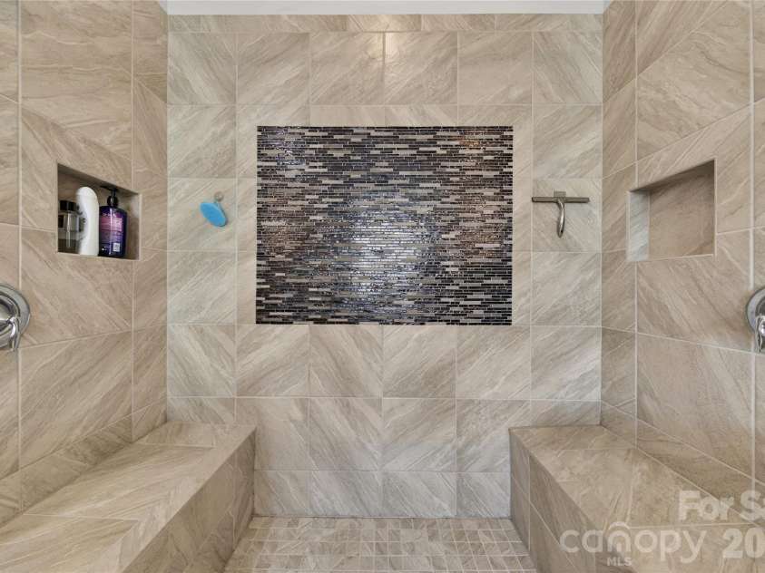 2166 Stratton Place, Fort Mill, SC 29708.  MLS# CAR4370672, YatesRealty ID 26503. Double Shower