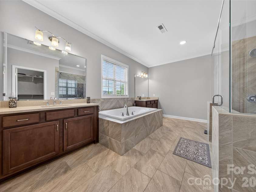 2166 Stratton Place, Fort Mill, SC 29708.  MLS# CAR4370672, YatesRealty ID 26503. Primary Bath