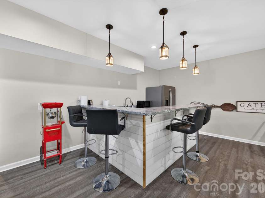 2166 Stratton Place, Fort Mill, SC 29708.  MLS# CAR4370672, YatesRealty ID 26503. Wet Bar