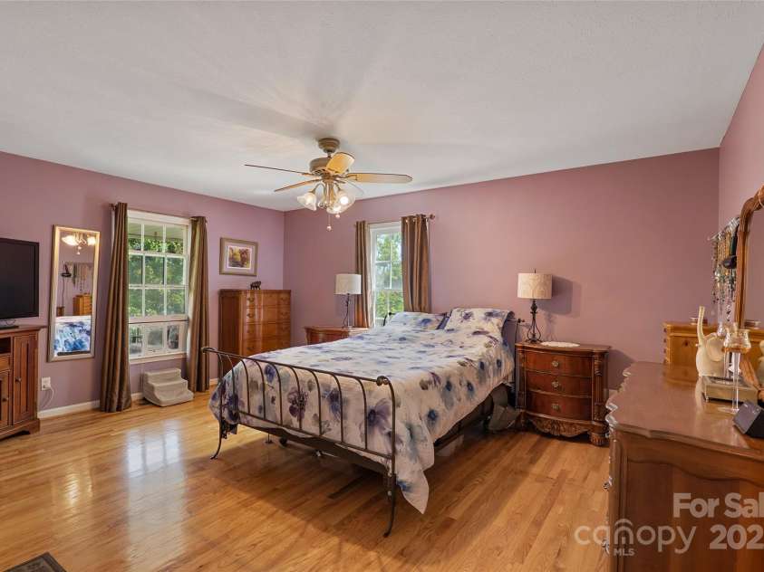15 Willow Knolls Drive, Weaverville, NC 28787.  MLS# CAR4281968, YatesRealty ID 26504. 