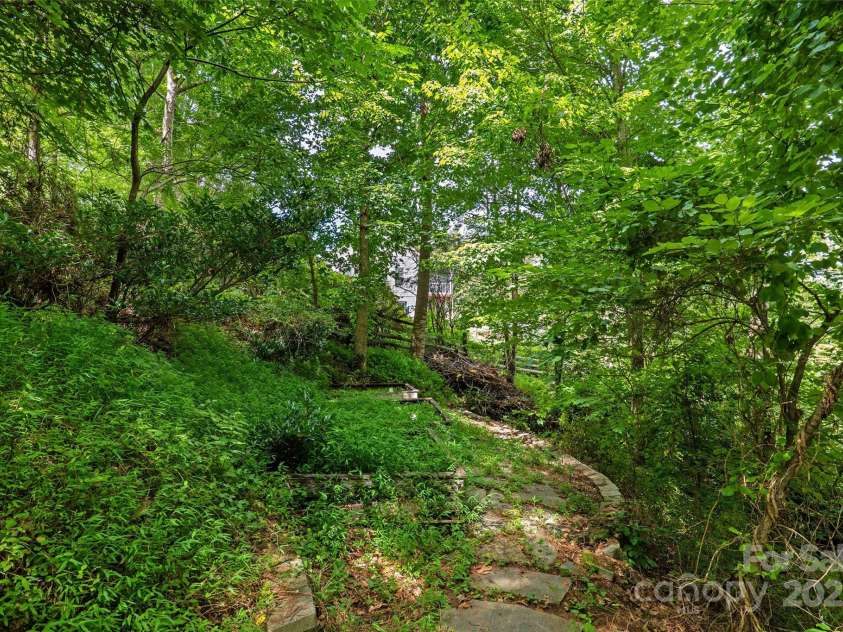 15 Willow Knolls Drive, Weaverville, NC 28787.  MLS# CAR4281968, YatesRealty ID 26504. 
