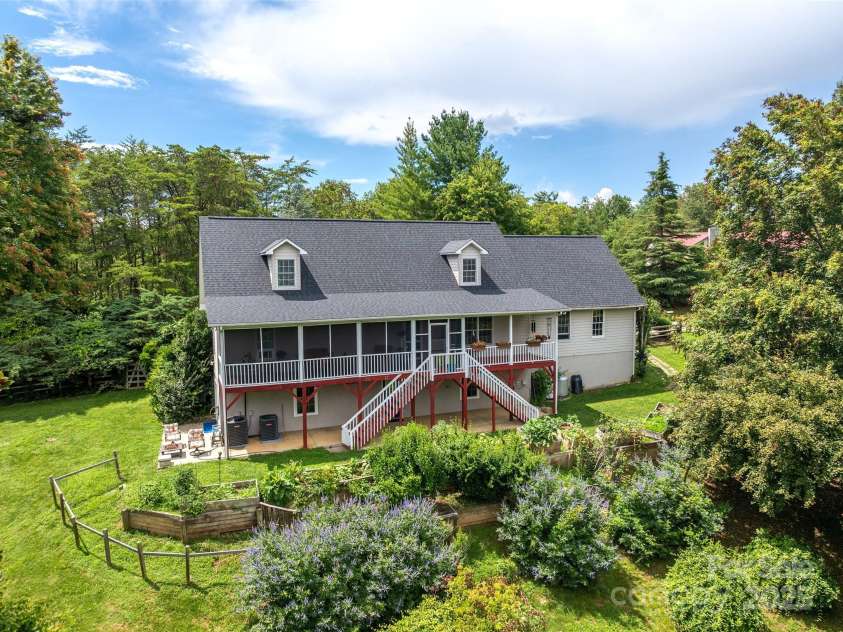 15 Willow Knolls Drive, Weaverville, NC 28787.  MLS# CAR4281968, YatesRealty ID 26504. 