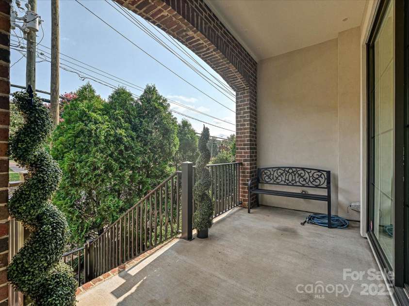 4022 City Homes Place, Charlotte, NC 28209.  MLS# CAR4282142, YatesRealty ID 26506. 