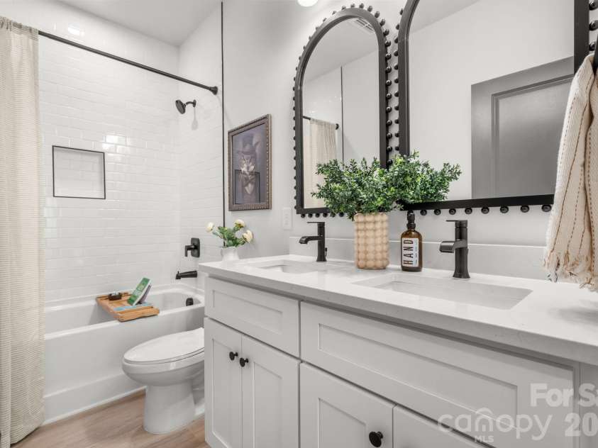 5256 Whitewater Drive, Hickory, NC 28601.  MLS# CAR4378466, YatesRealty ID 26507. 