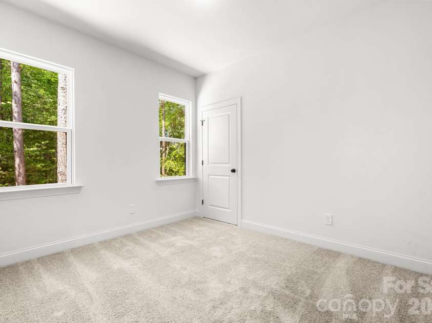 5256 Whitewater Drive, Hickory, NC 28601.  MLS# CAR4378466, YatesRealty ID 26507. 