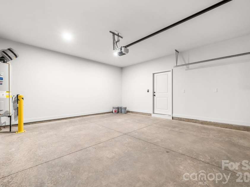 5256 Whitewater Drive, Hickory, NC 28601.  MLS# CAR4378466, YatesRealty ID 26507. 