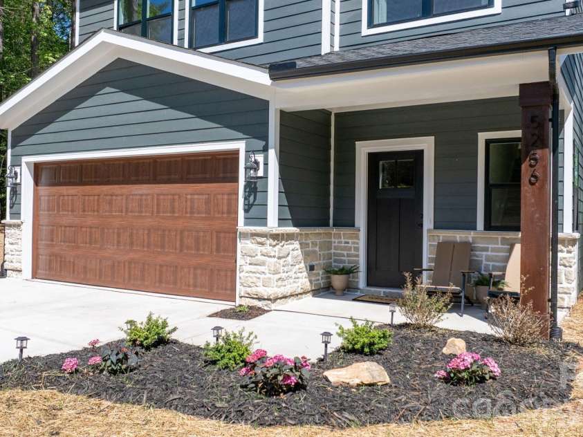5256 Whitewater Drive, Hickory, NC 28601.  MLS# CAR4378466, YatesRealty ID 26507. 