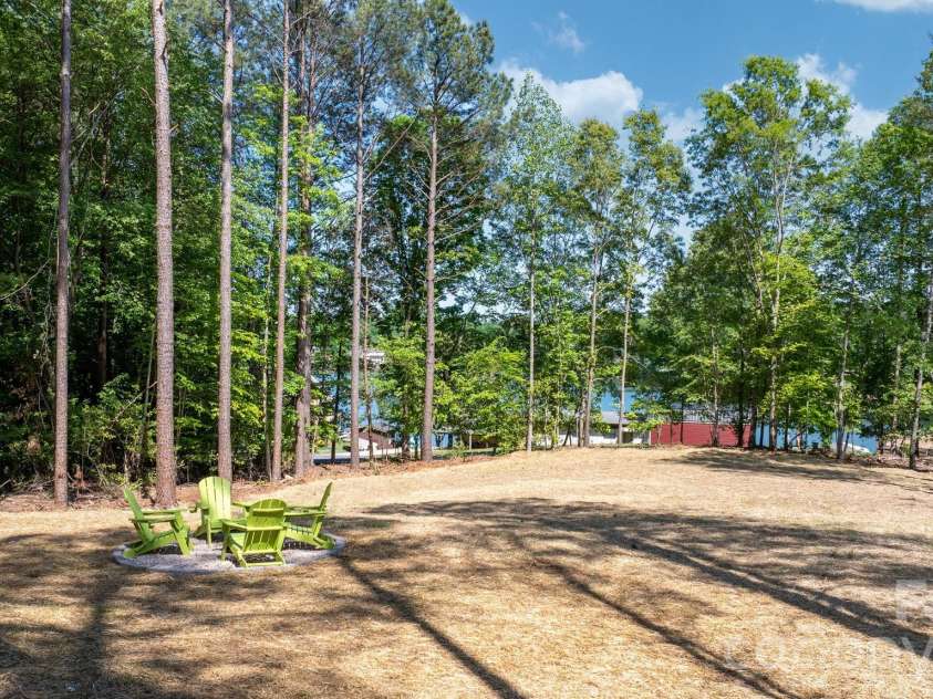 5256 Whitewater Drive, Hickory, NC 28601.  MLS# CAR4378466, YatesRealty ID 26507. 