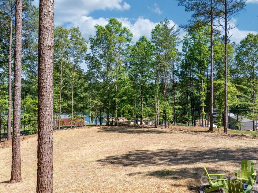 5256 Whitewater Drive, Hickory, NC 28601.  MLS# CAR4378466, YatesRealty ID 26507. 