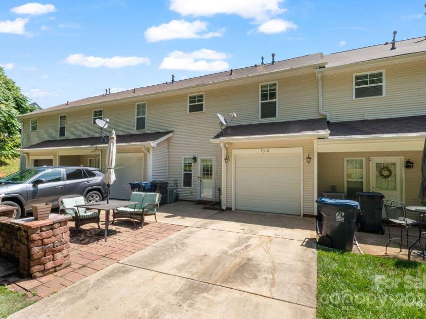 8310 Brickle Lane, Huntersville, NC 28078.  MLS# CAR4270858, YatesRealty ID 26507. 