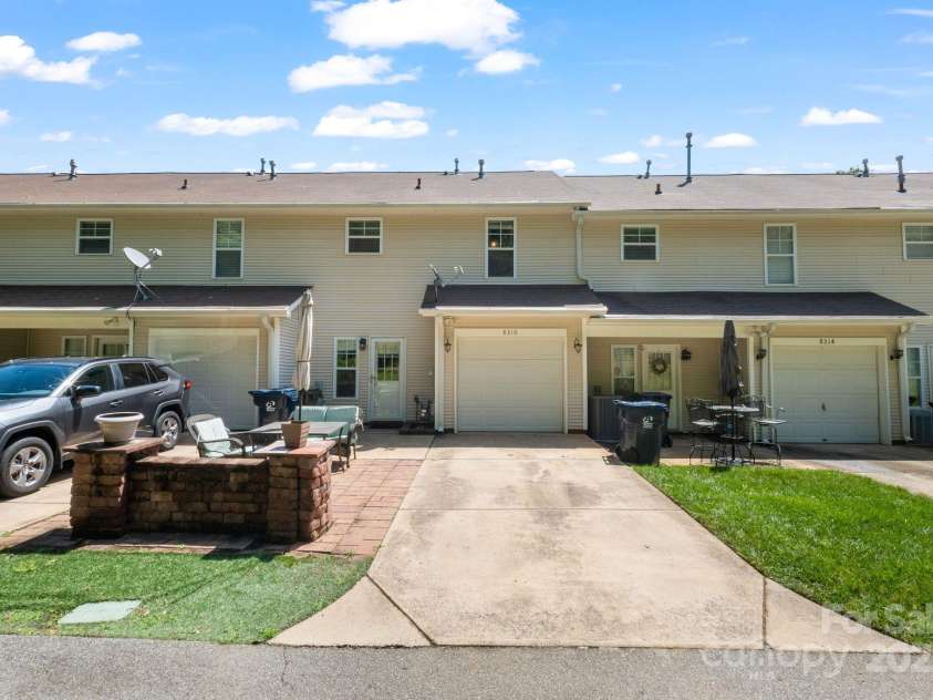 8310 Brickle Lane, Huntersville, NC 28078.  MLS# CAR4270858, YatesRealty ID 26507. 