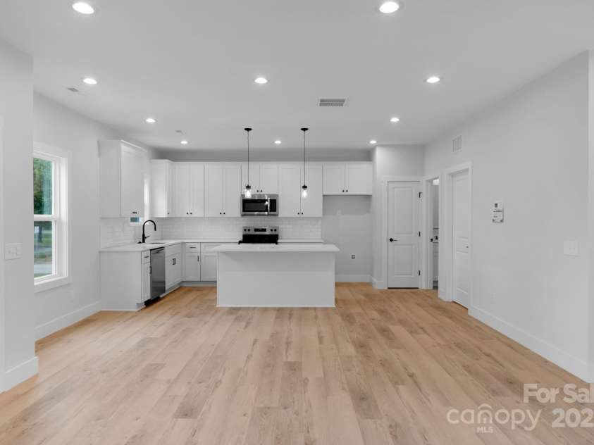 103 Churchill Drive, Kings Mountain, NC 28086.  MLS# CAR4262786, YatesRealty ID 26509. 