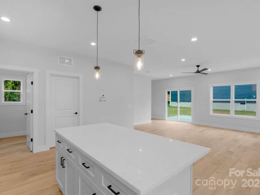 103 Churchill Drive, Kings Mountain, NC 28086.  MLS# CAR4262786, YatesRealty ID 26509. 