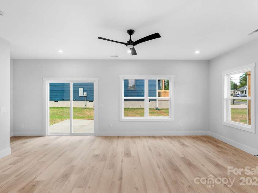 103 Churchill Drive, Kings Mountain, NC 28086.  MLS# CAR4262786, YatesRealty ID 26509. 