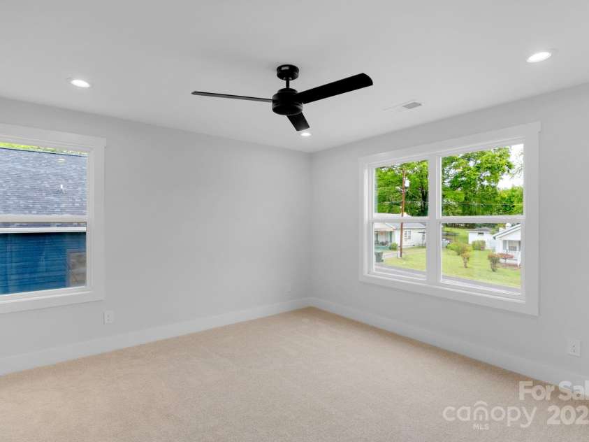 103 Churchill Drive, Kings Mountain, NC 28086.  MLS# CAR4262786, YatesRealty ID 26509. 