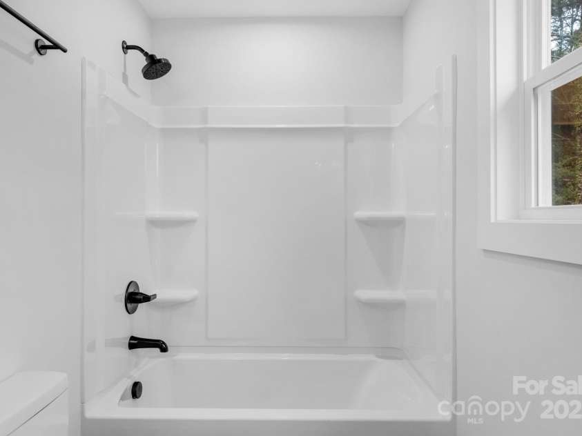 103 Churchill Drive, Kings Mountain, NC 28086.  MLS# CAR4262786, YatesRealty ID 26509. 