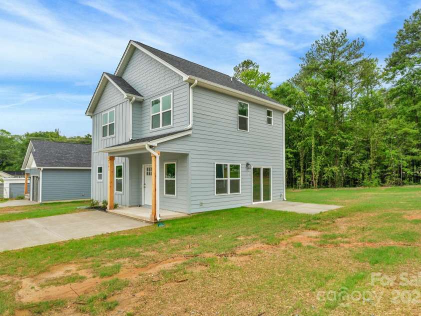 103 Churchill Drive, Kings Mountain, NC 28086.  MLS# CAR4262786, YatesRealty ID 26509. 