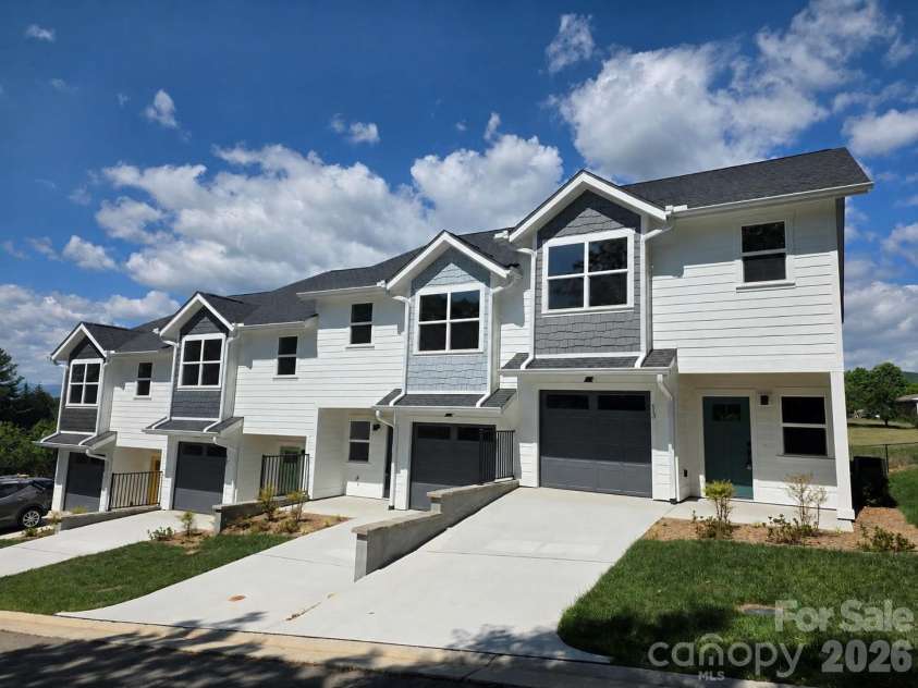 13 Bolton Street, Asheville, NC 28806.  MLS# CAR4380229, YatesRealty ID 26509. 