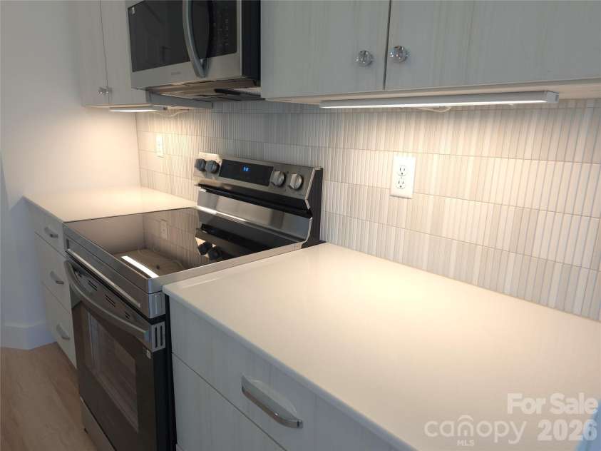 13 Bolton Street, Asheville, NC 28806.  MLS# CAR4380229, YatesRealty ID 26509. 