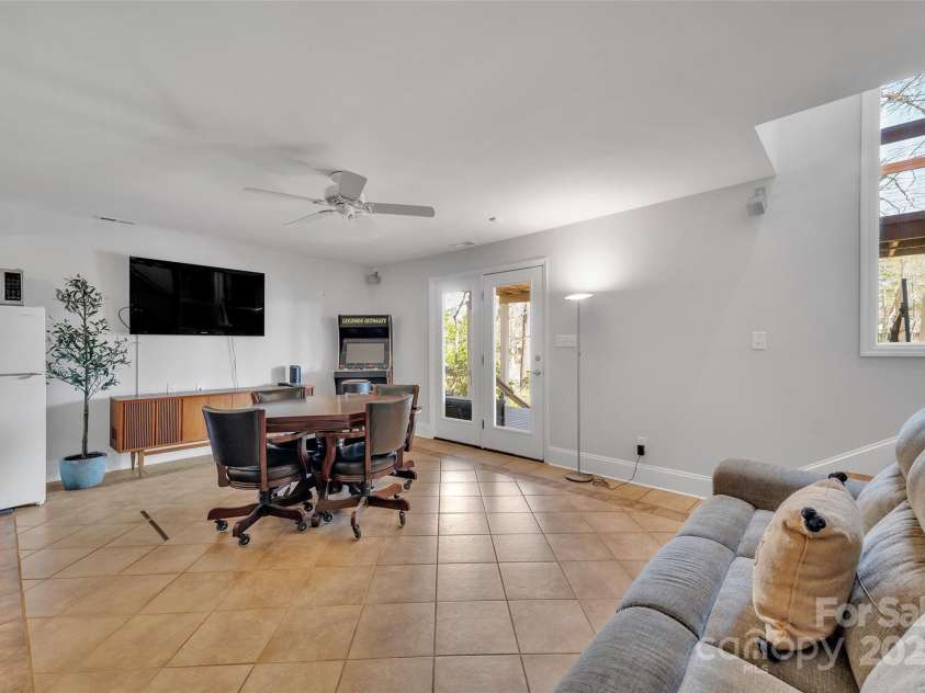 1077 Gauguin Lane, Tega Cay, SC 29708.  MLS# CAR4219217, YatesRealty ID 2651. Bonus Room