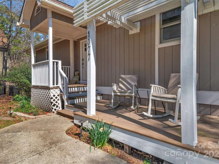 1077 Gauguin Lane, Tega Cay, SC 29708.  MLS# CAR4219217, YatesRealty ID 2651. Front Porch