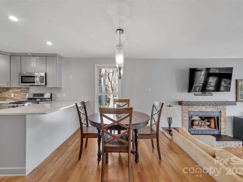 1077 Gauguin Lane, Tega Cay, SC 29708.  MLS# CAR4219217, YatesRealty ID 2651. Kitchen & Dining Area