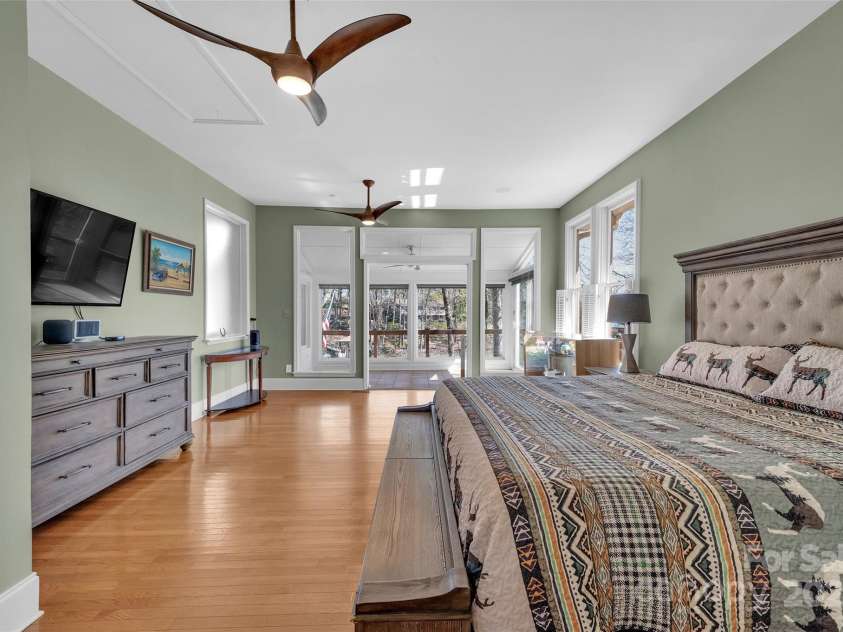 1077 Gauguin Lane, Tega Cay, SC 29708.  MLS# CAR4219217, YatesRealty ID 2651. Primary Bedroom