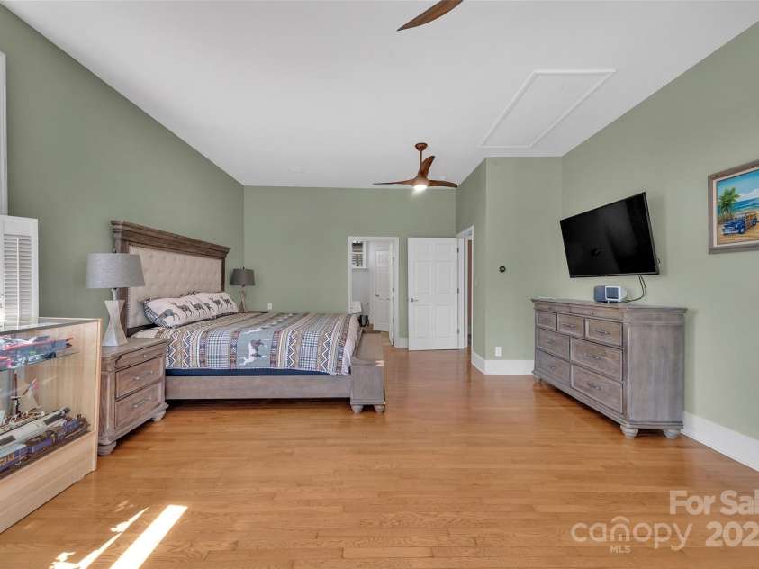 1077 Gauguin Lane, Tega Cay, SC 29708.  MLS# CAR4219217, YatesRealty ID 2651. Primary Bedroom