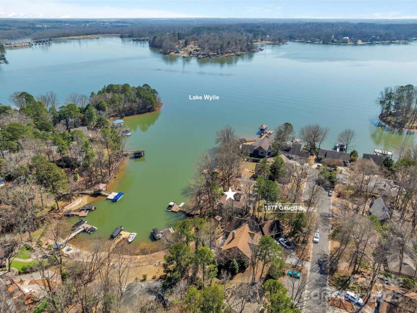 1077 Gauguin Lane, Tega Cay, SC 29708.  MLS# CAR4219217, YatesRealty ID 2651. Waterfront on Lake Wylie 1077 Gauguin Lane