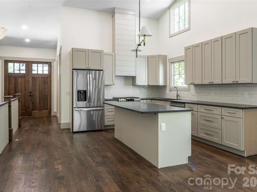 110 Unadilla Avenue, Asheville, NC 28803.  MLS# CAR4249602, YatesRealty ID 2651. Kitchen