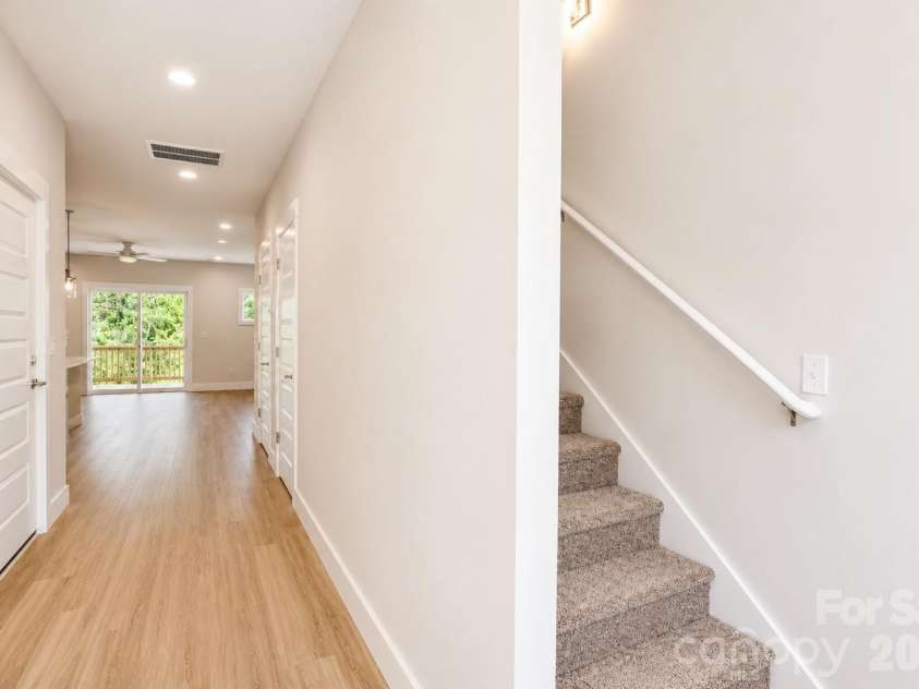 32 Brice Street, Asheville, NC 28806.  MLS# CAR4380232, YatesRealty ID 26510. 