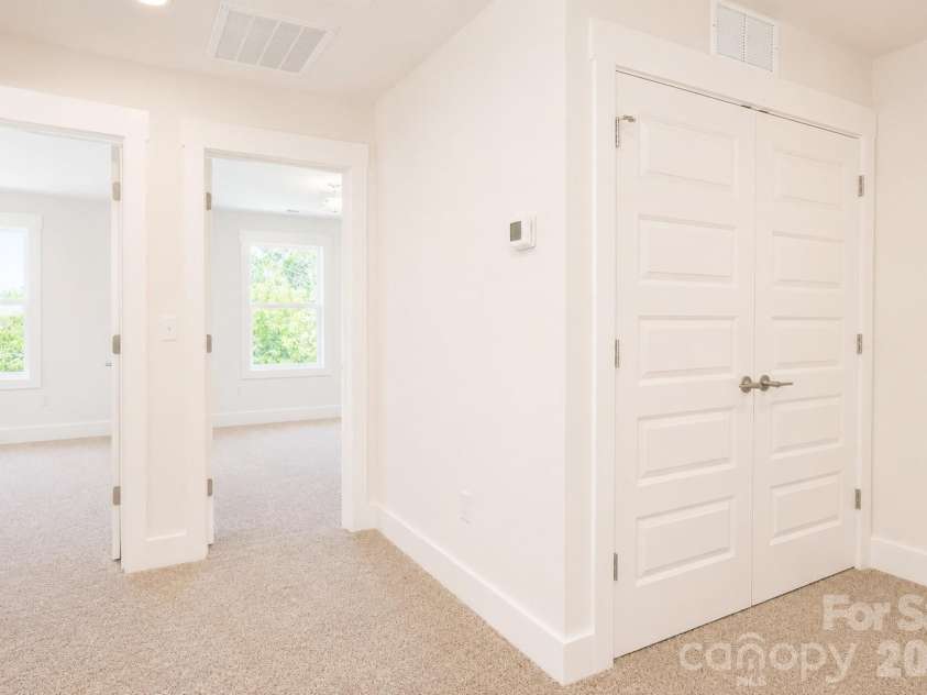 32 Brice Street, Asheville, NC 28806.  MLS# CAR4380232, YatesRealty ID 26510. 