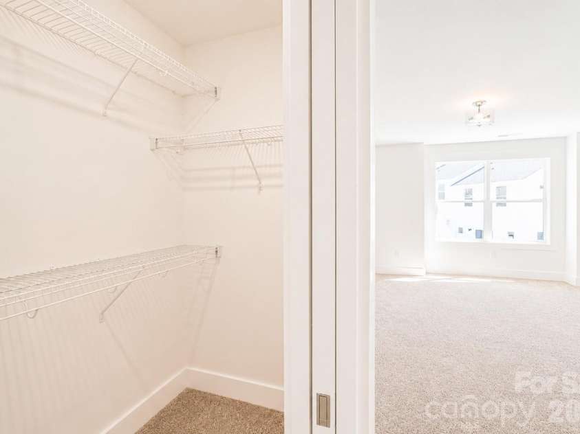 32 Brice Street, Asheville, NC 28806.  MLS# CAR4380232, YatesRealty ID 26510. 