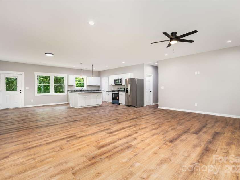 627 West Main Extension, Lincolnton, NC 28092.  MLS# CAR4321188, YatesRealty ID 26510. 