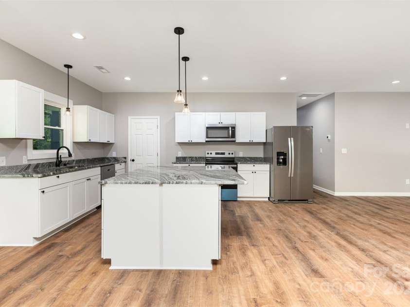 627 West Main Extension, Lincolnton, NC 28092.  MLS# CAR4321188, YatesRealty ID 26510. 