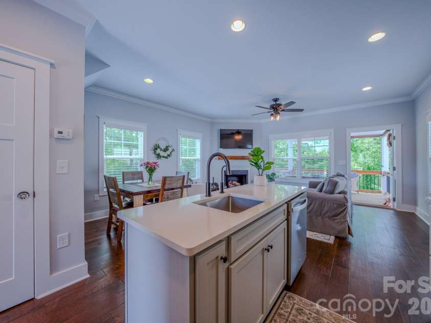 15 Tudor Way, Black Mountain, NC 28711.  MLS# CAR4379206, YatesRealty ID 26511. 