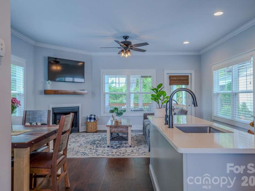 15 Tudor Way, Black Mountain, NC 28711.  MLS# CAR4379206, YatesRealty ID 26511. 
