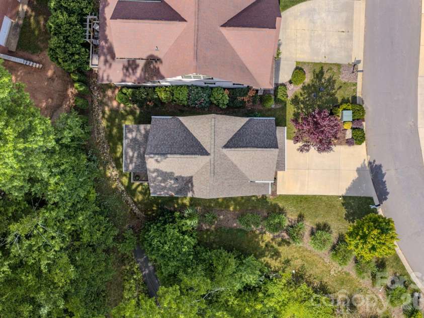 15 Tudor Way, Black Mountain, NC 28711.  MLS# CAR4379206, YatesRealty ID 26511. Overhead 