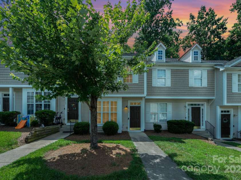 7518 Silver Arrow Drive, Charlotte, NC 28273.  MLS# CAR4273835, YatesRealty ID 26511. 