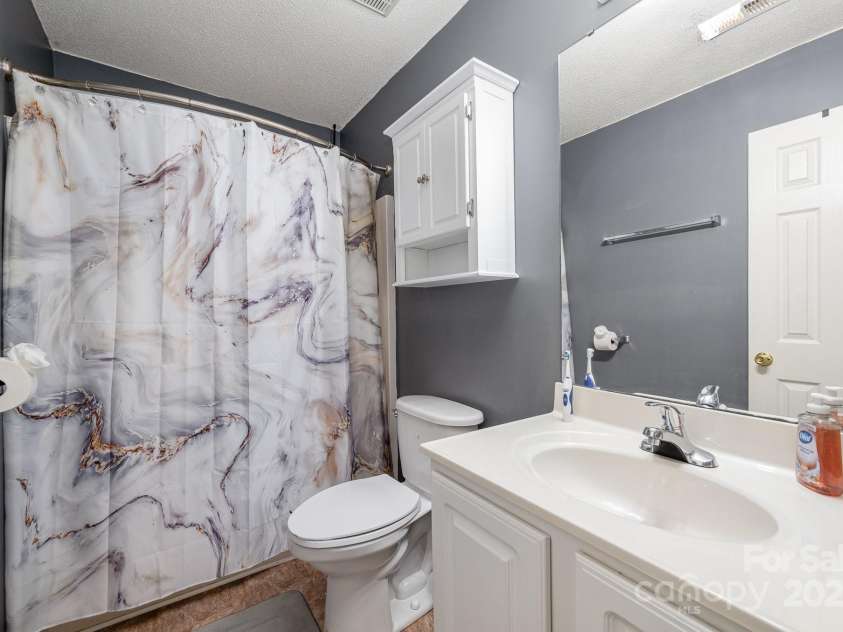 7518 Silver Arrow Drive, Charlotte, NC 28273.  MLS# CAR4273835, YatesRealty ID 26511. 