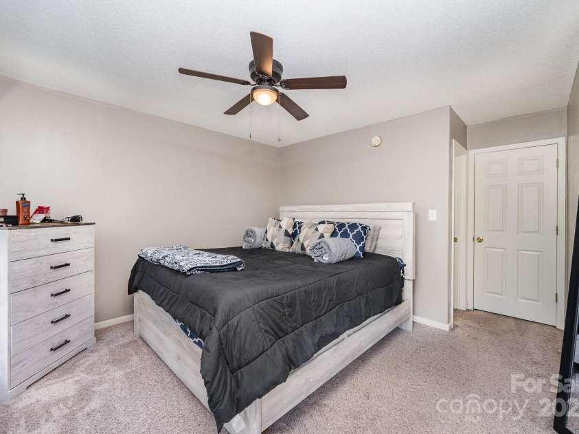 7518 Silver Arrow Drive, Charlotte, NC 28273.  MLS# CAR4273835, YatesRealty ID 26511. 