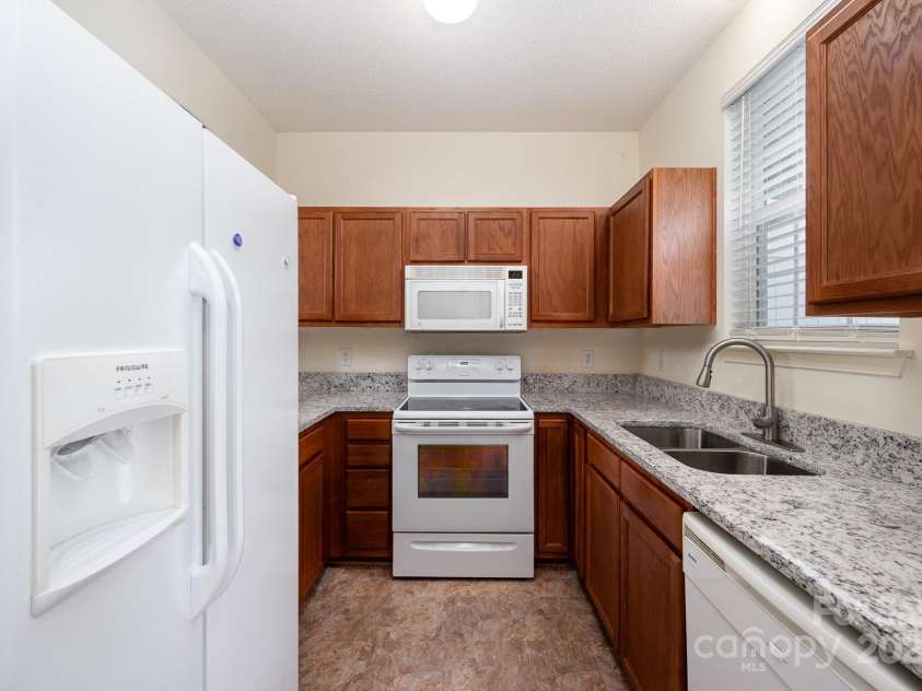 7518 Silver Arrow Drive, Charlotte, NC 28273.  MLS# CAR4273835, YatesRealty ID 26511. 