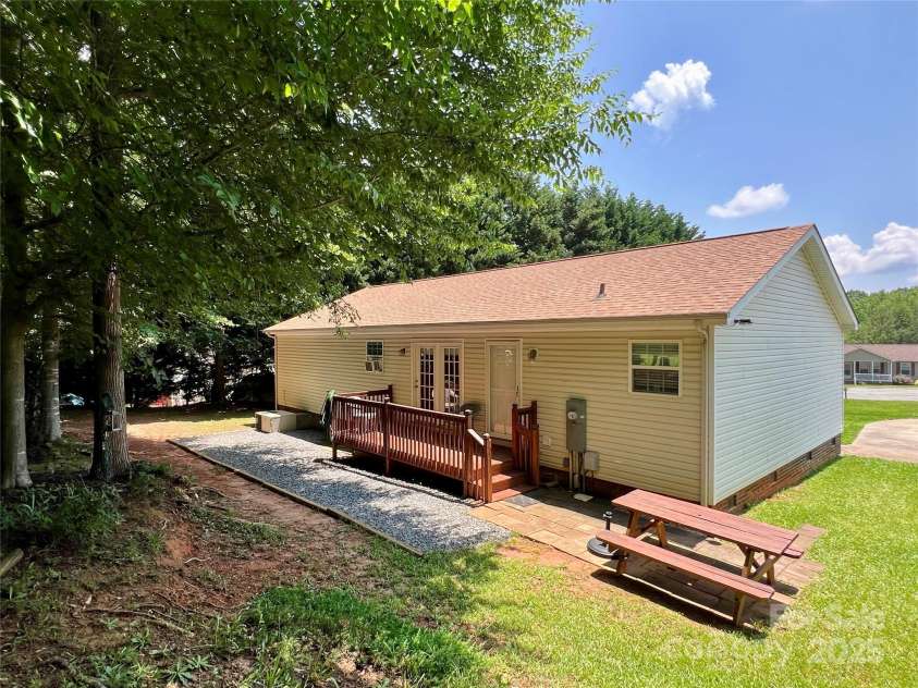 1031 Daniel Drive, Stanley, NC 28164.  MLS# CAR4268456, YatesRealty ID 26512. 