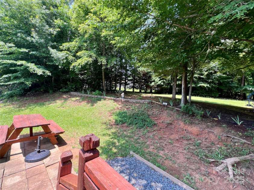 1031 Daniel Drive, Stanley, NC 28164.  MLS# CAR4268456, YatesRealty ID 26512. 