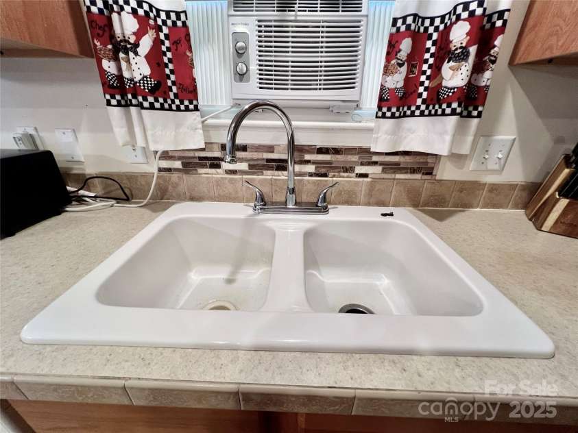 1031 Daniel Drive, Stanley, NC 28164.  MLS# CAR4268456, YatesRealty ID 26512. 