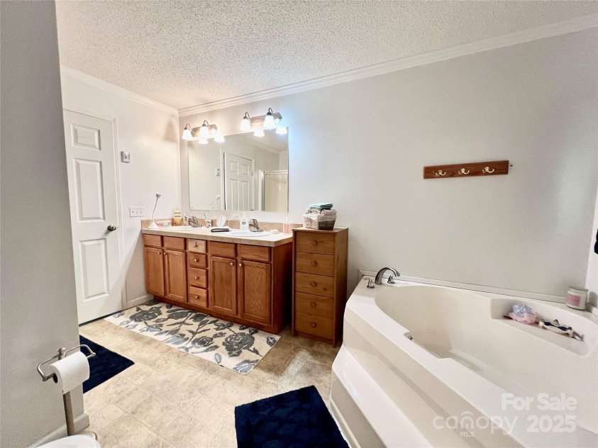 1031 Daniel Drive, Stanley, NC 28164.  MLS# CAR4268456, YatesRealty ID 26512. 