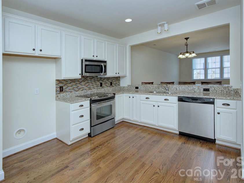 1023 White Point Drive, Huntersville, NC 28078.  MLS# CAR4380132, YatesRealty ID 26513. 
