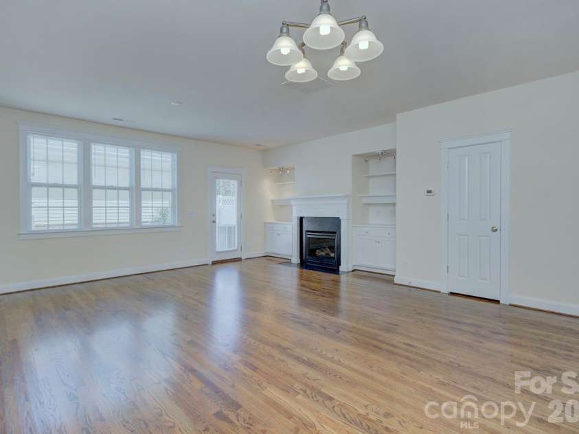 1023 White Point Drive, Huntersville, NC 28078.  MLS# CAR4380132, YatesRealty ID 26513. 